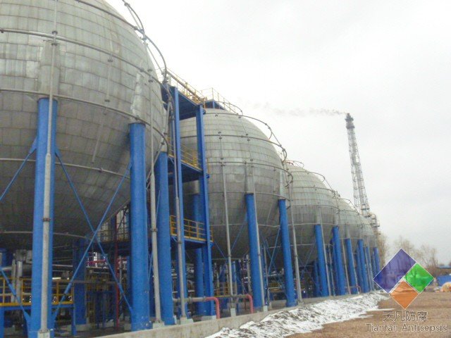 哈爾濱煉化公司zare防腐施工現(xiàn)場(chǎng)