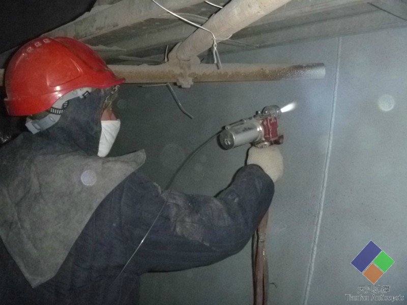 大慶石化ZARE防腐施工現(xiàn)場