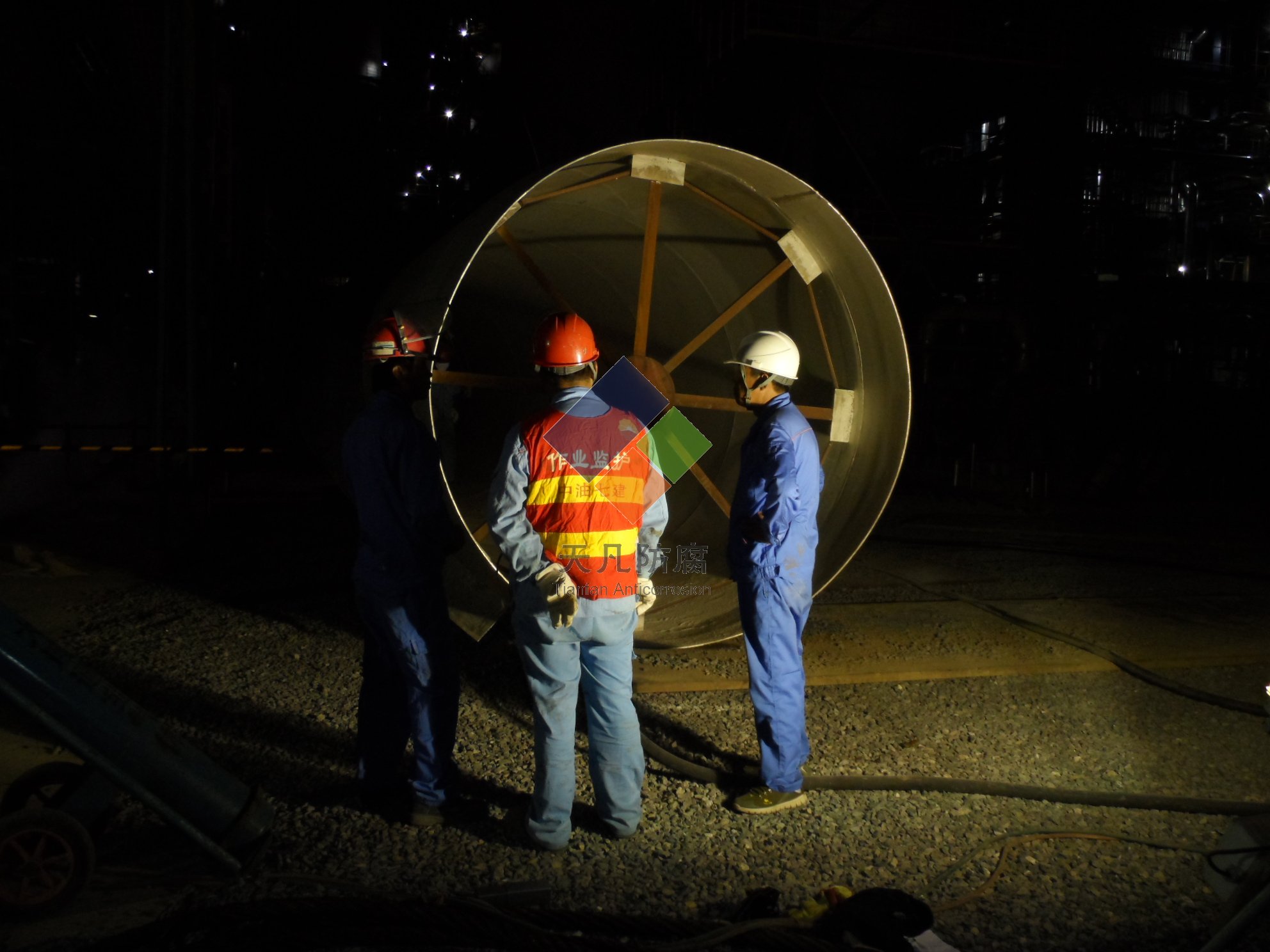 大連石化的煙氣脫硫塔大連天凡TF-HH煙氣脫硫塔防腐涂料已收官