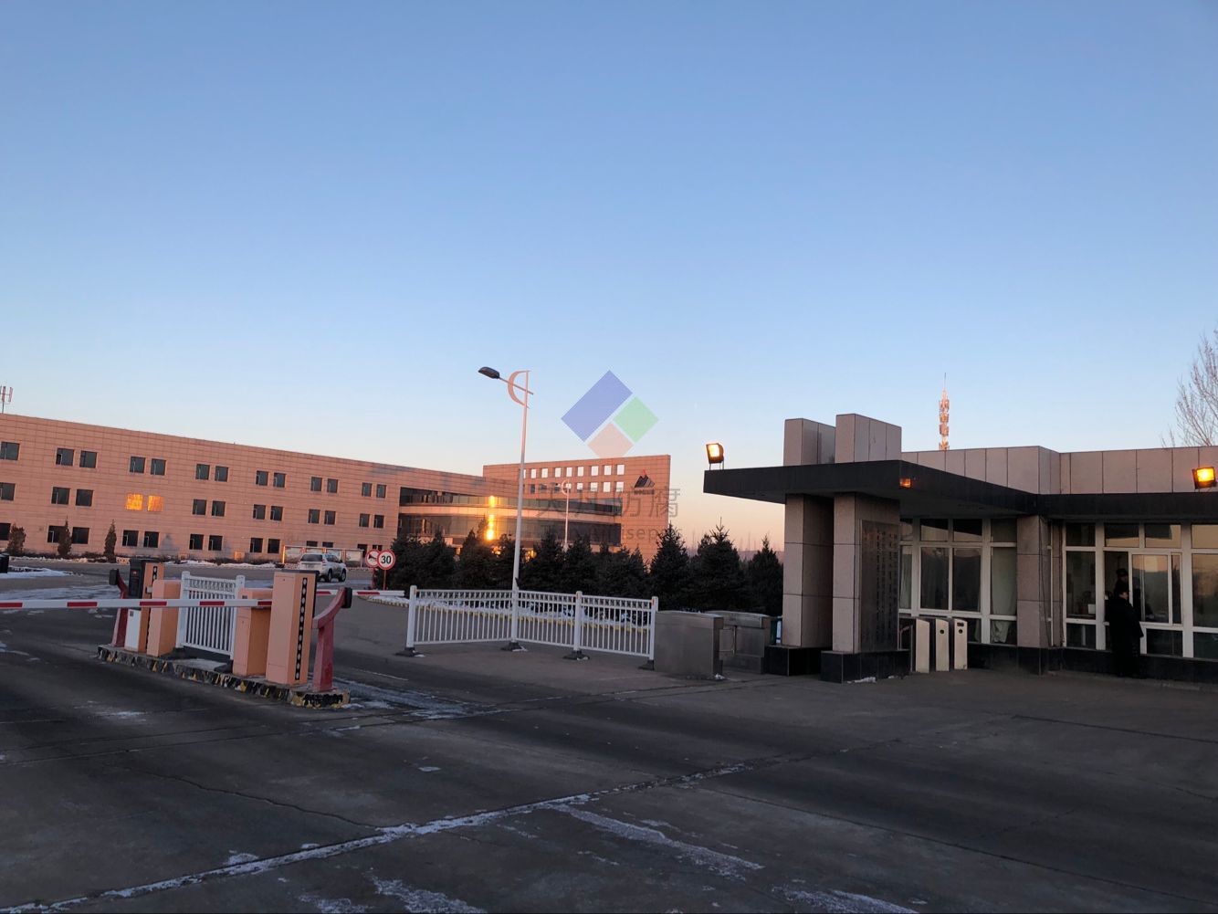 天凡防腐和神華鄂爾多斯煤制油公司進行技術(shù)交流